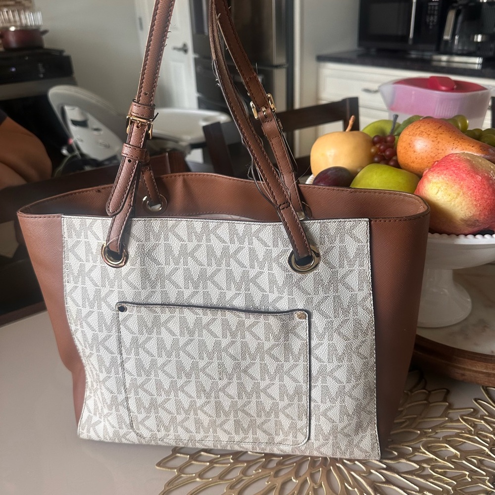 Michael Kors Signature Brown and Cream Tote - Picture 3 of 6